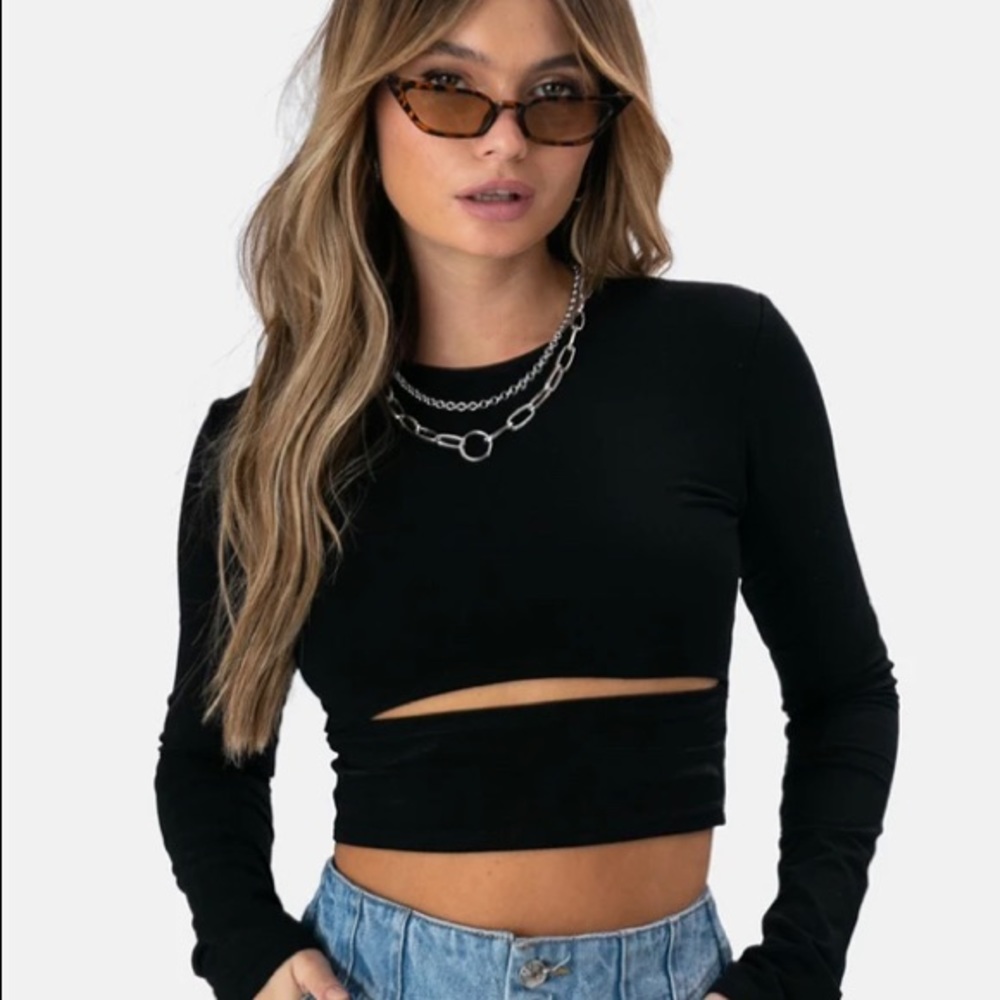 Adika black long sleeve crop with stomach slit
